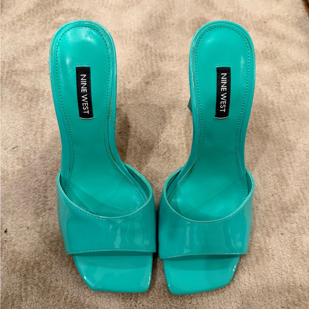 Nine West Blue Heels Sleek Minimalist Design